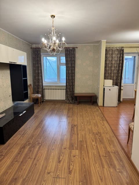 3 комн., 79 м², Блочный, Крытый рынок