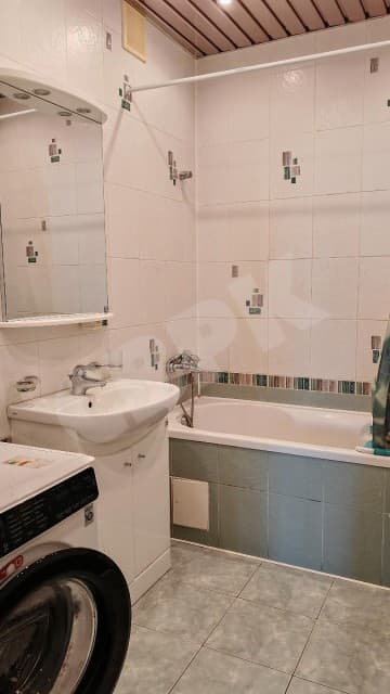 3 комн., 104 м², Монолитно-каркасный, Центр - район пл. Ленина 11