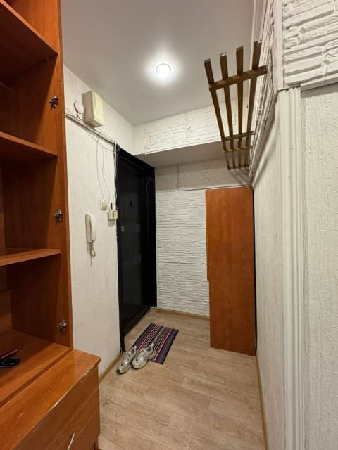 1 комн., 35 м², Блочный, Площадь Победы 4