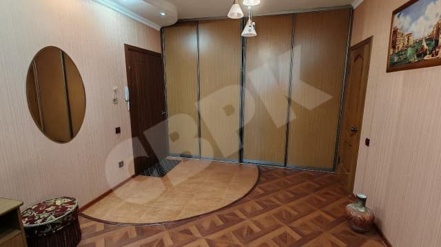 3 комн., 104 м², Монолитно-каркасный, Центр - район пл. Ленина 3