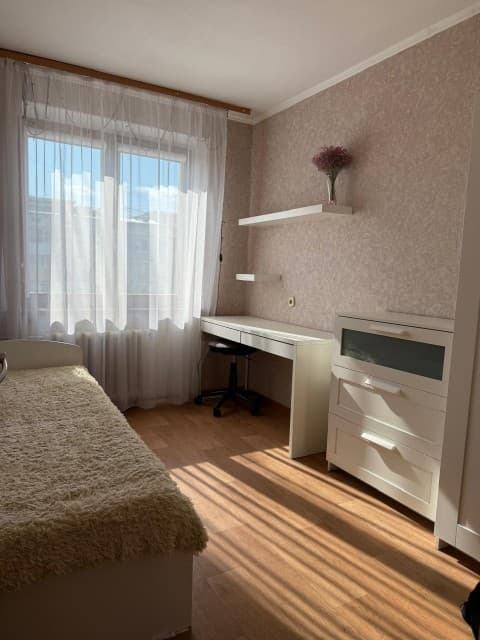 4 комн., 72 м², КПД, Крытый рынок 7
