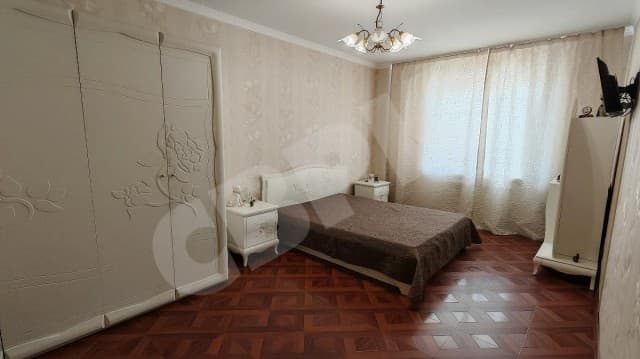 3 комн., 104 м², Монолитно-каркасный, Центр - район пл. Ленина 7