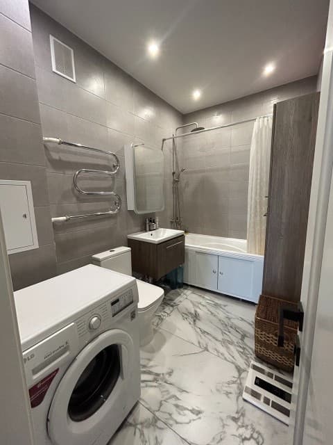 3 комн., 79 м², Инд. планировка, Апельсин 9