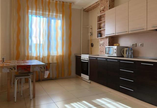 2 комн., 66 м², Монолитно-каркасный, Крестьянский рынок, стадион "Туймаада"