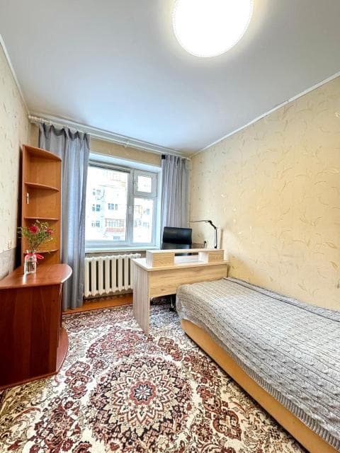 4 комн., 71 м², КПД, Крытый рынок 7