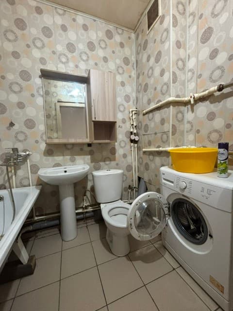 1 комн., 40 м², Блочный, Авторынок 7