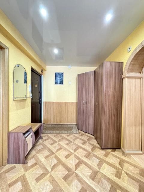 4 комн., 71 м², КПД, Крытый рынок 4