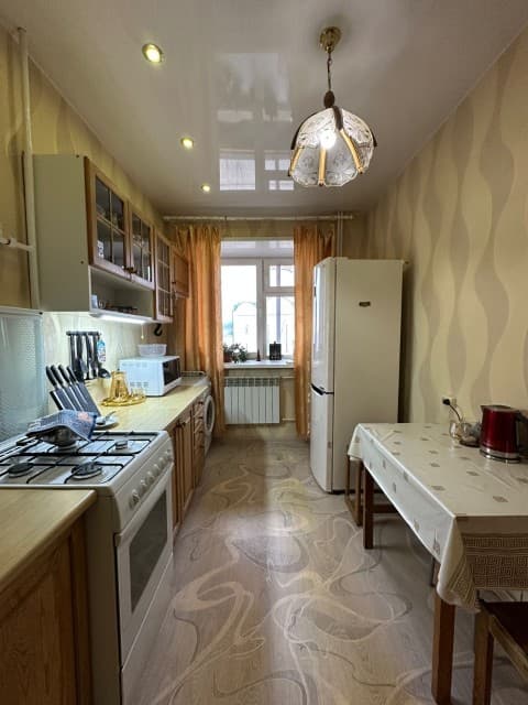 3 комн., 74 м², Блочный, Авиапорт