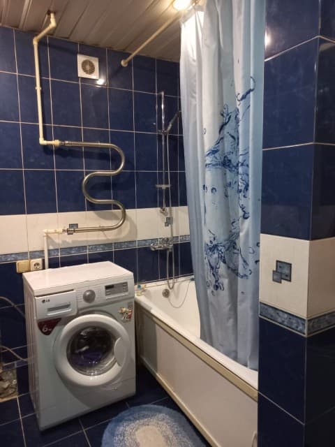 3 комн., 60 м², Блочный, Площадь Победы 8