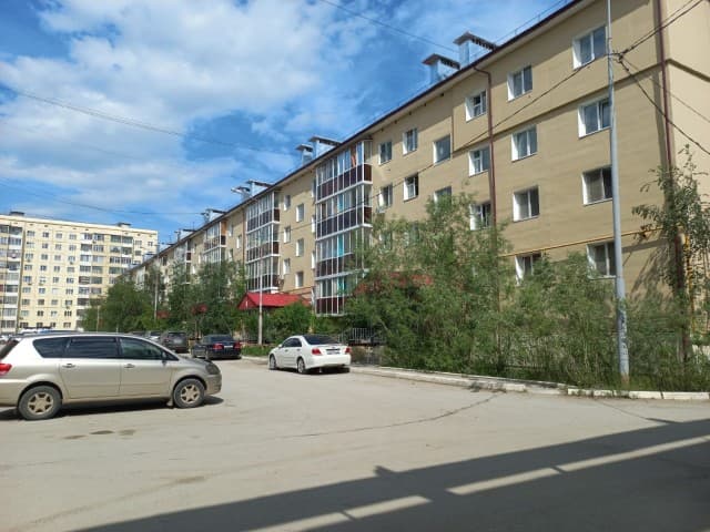 3 комн., 60 м², Блочный, Площадь Победы 10