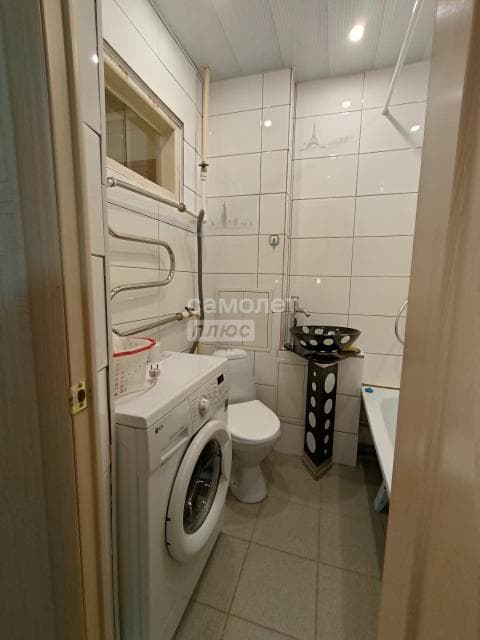1 комн., 30 м², Хрущевка, 26 школа 15