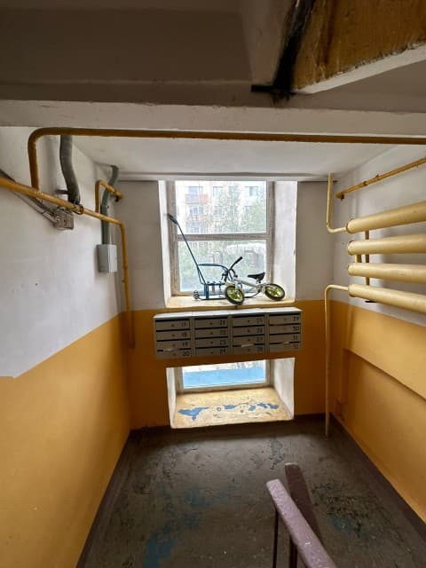 2 комн., 43 м², Хрущевка, Центр - район пл. Орджоникидзе 17