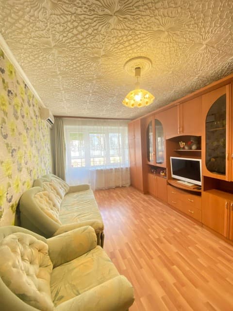 2 комн., 46 м², Блочный, Центр - район пл. Орджоникидзе 7