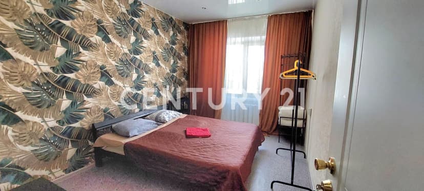 Больше 4 комн., 104 м², 112 серия, ТЦ "Олонхо"