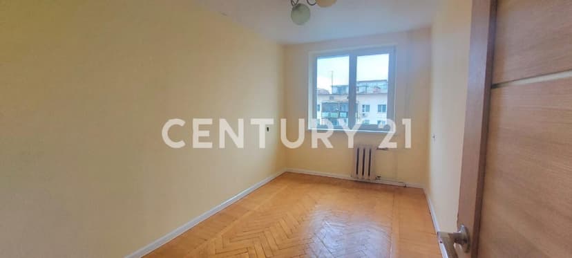 3 комн., 61 м², КПД, Центр - район пл. Орджоникидзе 2