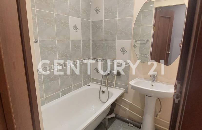 3 комн., 61 м², КПД, Центр - район пл. Орджоникидзе 8