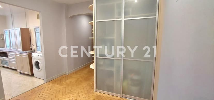 3 комн., 61 м², КПД, Центр - район пл. Орджоникидзе 6
