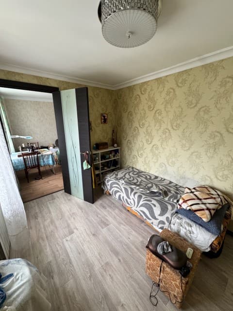 4 комн., 61 м², Блочный, Центр - район пл. Орджоникидзе 4