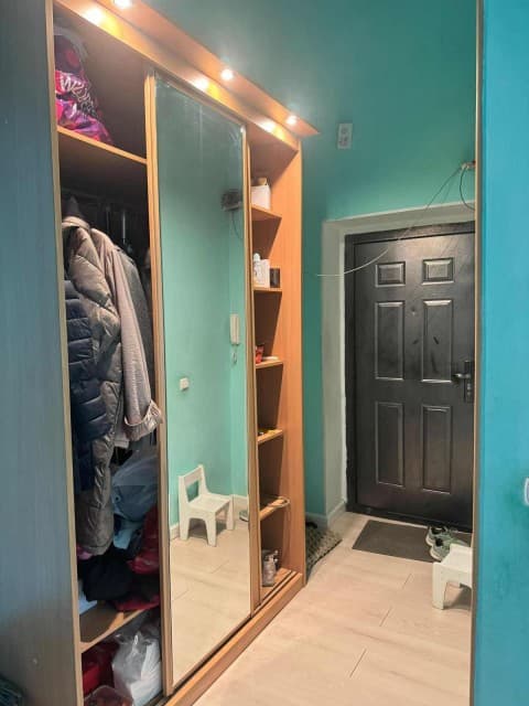2 комн., 64 м², Блочный, Областная больница, рынок "Манньыаттаах" 3