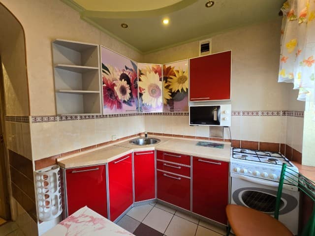 3 комн., 51 м², Блочный, Авиапорт 7