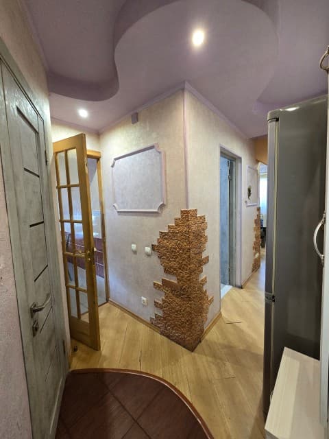3 комн., 51 м², Блочный, Авиапорт 10