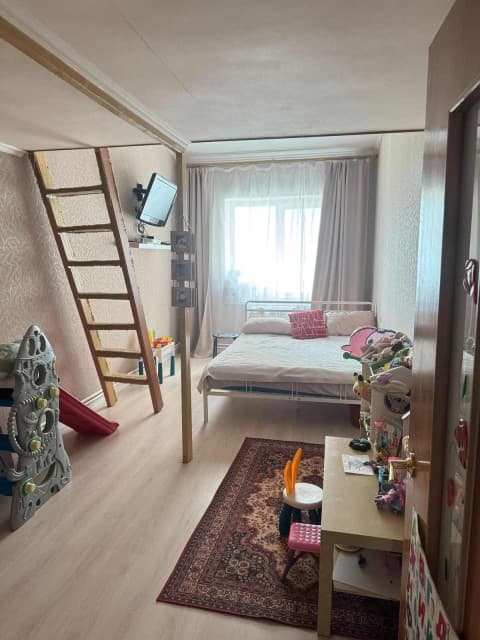 2 комн., 64 м², Блочный, Областная больница, рынок "Манньыаттаах" 7