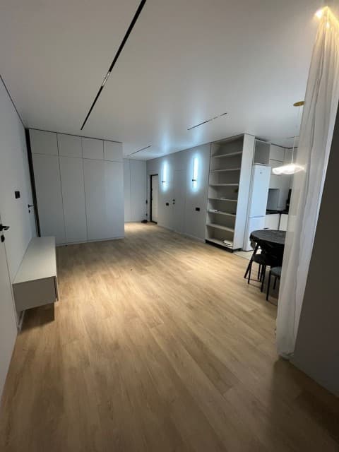 3 комн., 58 м², Монолитно-каркасный, Областная больница, рынок "Манньыаттаах" 2