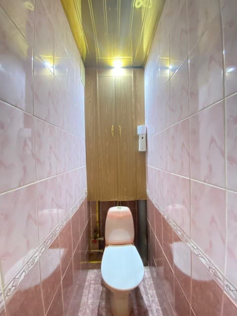 2 комн., 46 м², Блочный, Центр - район пл. Орджоникидзе 4