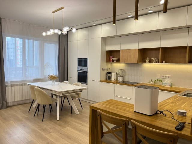 4 комн., 95 м², Монолитно-каркасный, 203 мкрн.