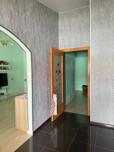 2 комн., 64 м², Блочный, Областная больница, рынок "Манньыаттаах" 8