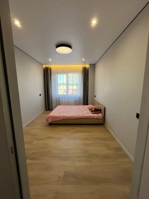3 комн., 58 м², Монолитно-каркасный, Областная больница, рынок "Манньыаттаах" 4