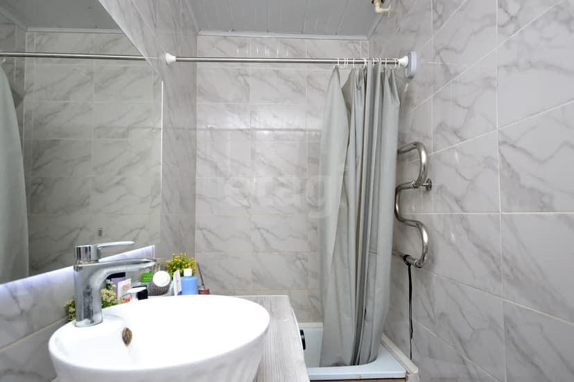 2 комн., 43 м², Инд. планировка 8