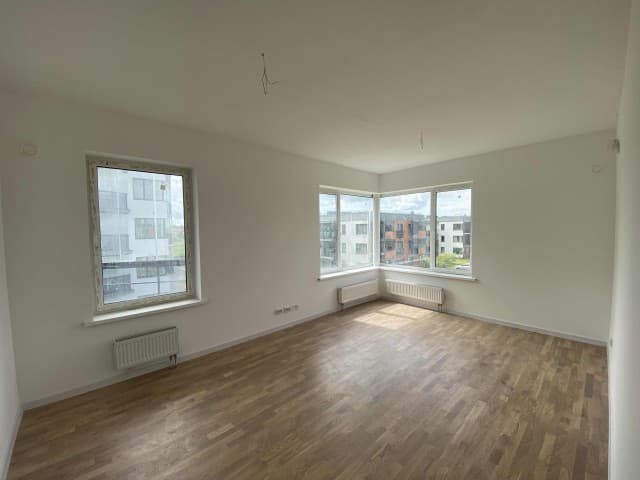 3 комн., 84 м², Блочный, Другие районы 9