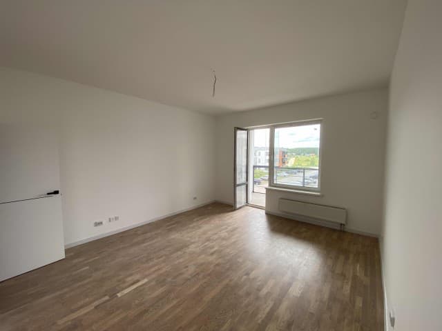 3 комн., 84 м², Блочный, Другие районы 7