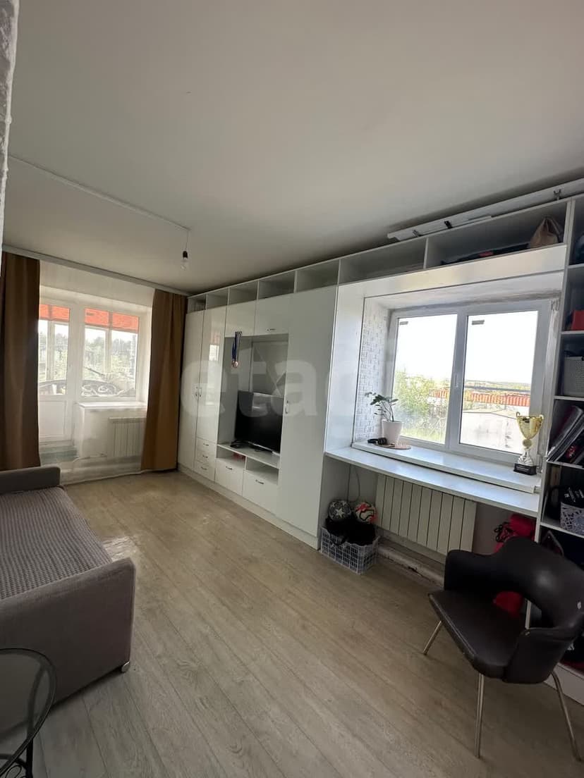 2 комн., 43 м², Инд. планировка 4