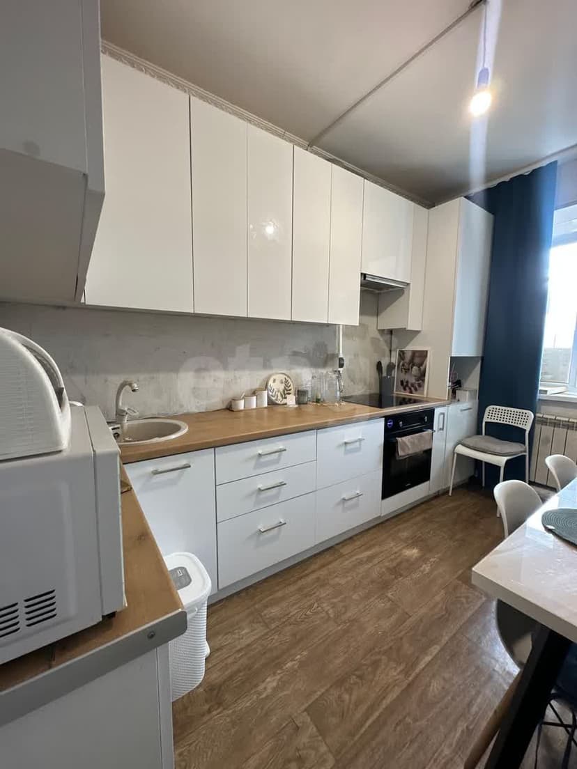 2 комн., 43 м², Инд. планировка 2