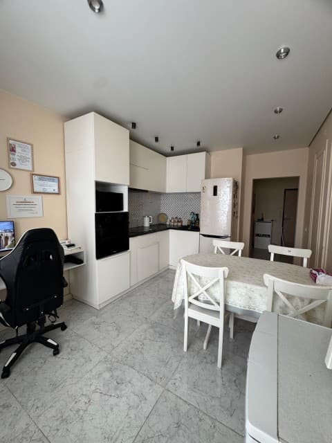 2 комн., 65 м², Монолитно-каркасный, 203 мкрн. 2