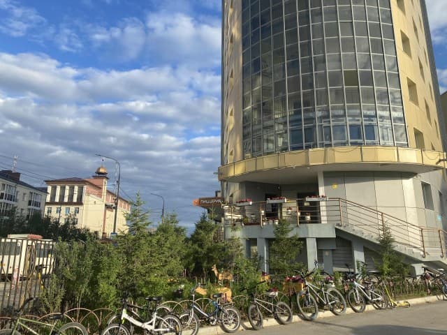 3 комн., 93 м², Монолитно-каркасный, Центр - район пл. Орджоникидзе
