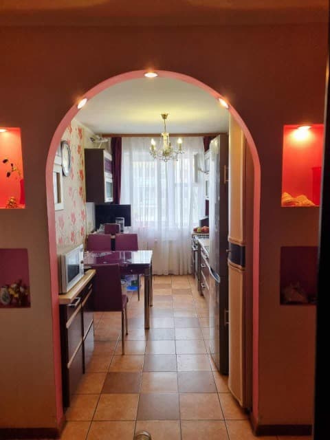 3 комн., 63 м², КПД, Авиапорт 4