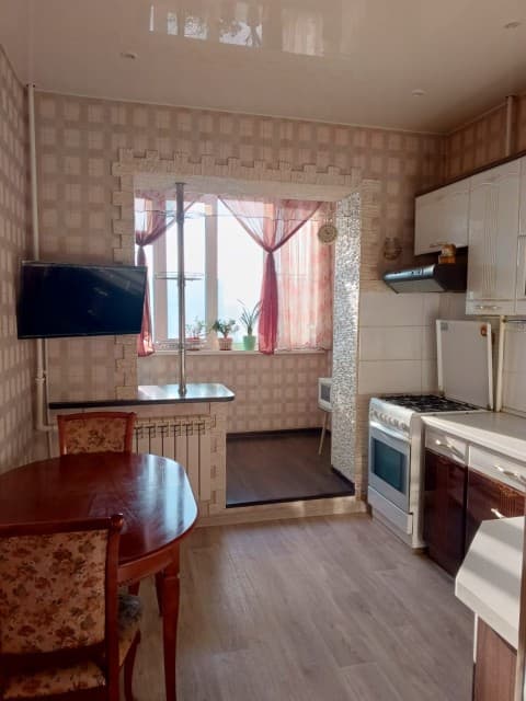 3 комн., 74 м², 112 серия, Крестьянский рынок, стадион "Туймаада"