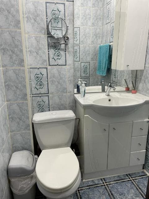 Больше 4 комн., 200 м², Блочный, Автодорожная 10