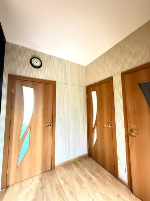 1 комн., 42 м², Блочный, Площадь Победы 13