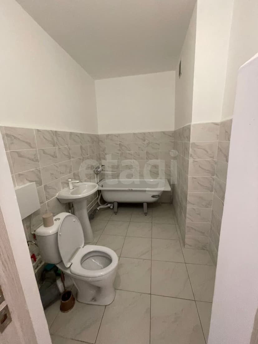 1 комн., 40 м², Монолитно-каркасный 3