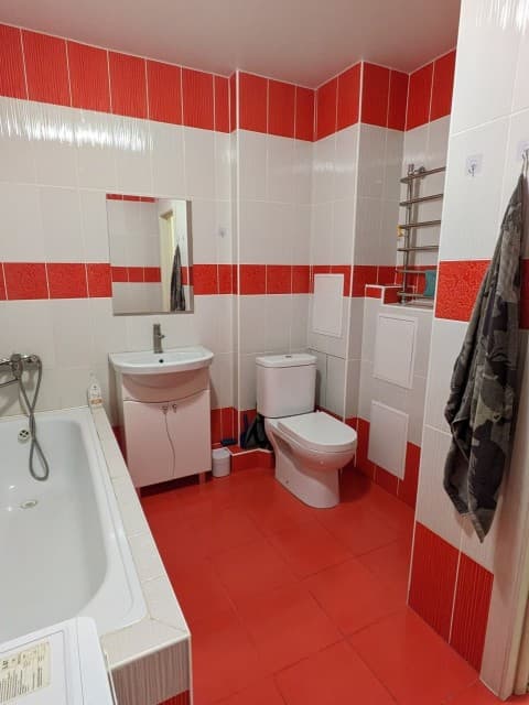 2 комн., 68 м², Блочный, Площадь Победы 6