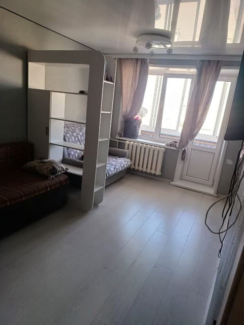 1 комн., 30 м², Блочный, Центр - район пл. Орджоникидзе