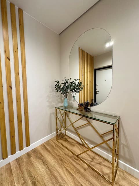 2 комн., 82 м², Монолитно-каркасный, Центр - район пл. Орджоникидзе 2