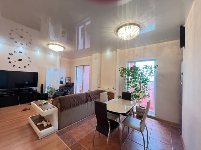 2 комн., 70 м², Инд. планировка, Центр - район пл. Орджоникидзе