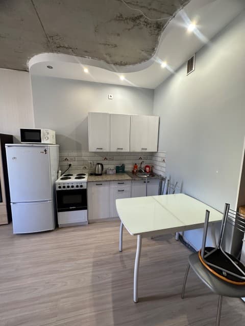 1 комн., 27 м², Монолитно-каркасный, Крестьянский рынок, стадион "Туймаада"