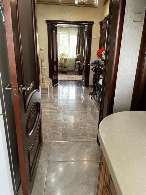 Больше 4 комн., 200 м², Блочный, Автодорожная 2