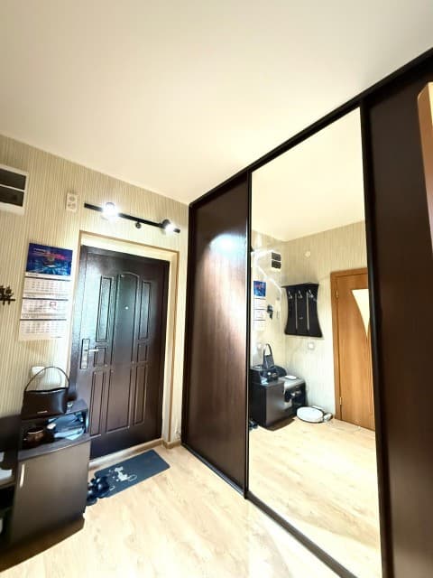 1 комн., 42 м², Блочный, Площадь Победы 14